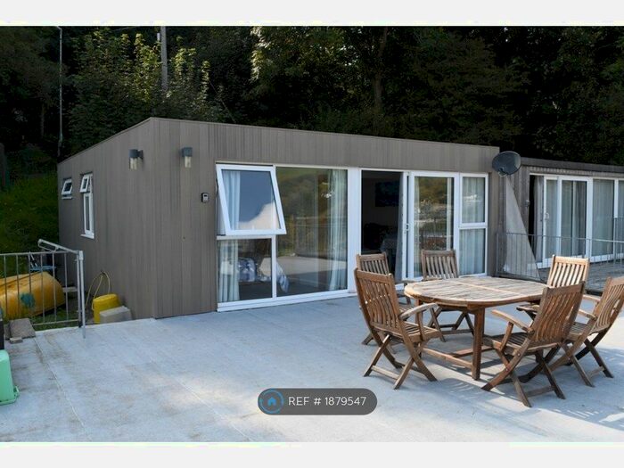 2 Bedroom Flat To Rent In Millendreath, Looe, PL13