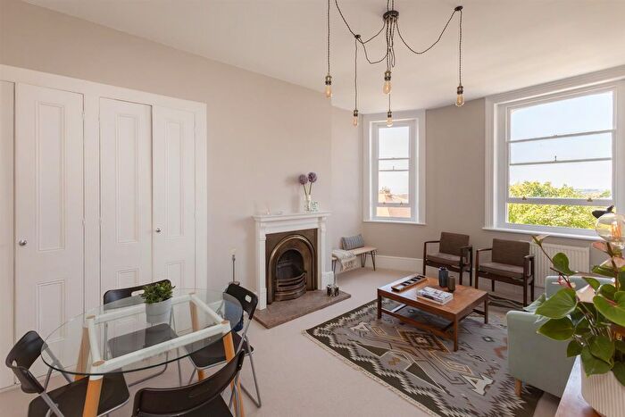 3 Bedroom Flat For Sale In Boscobel Road, St. Leonards-On-Sea, TN38