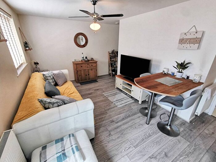 1 Bedroom Flat For Sale In Mill Meadow, Bridgend, CF33