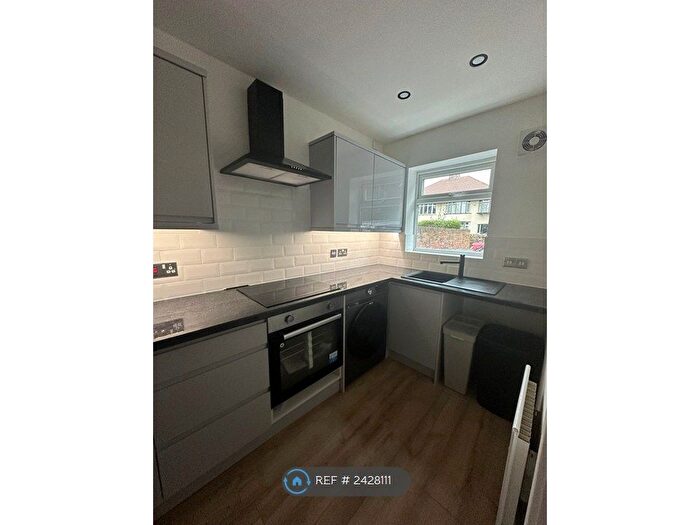 2 Bedroom Flat To Rent In Southwood Road, Liverpool, L17