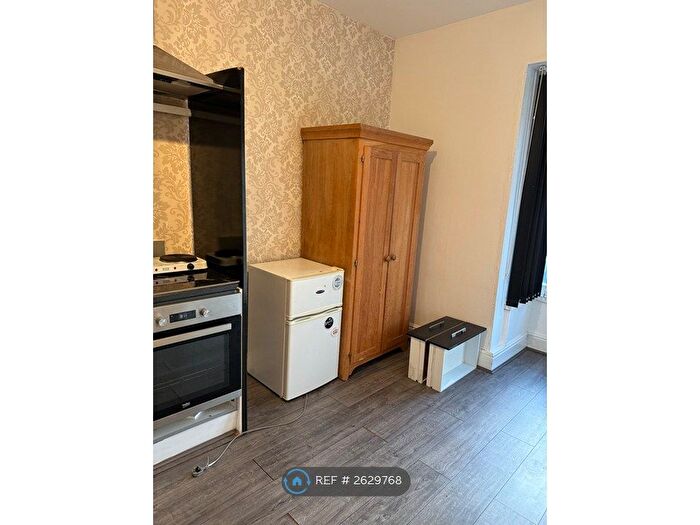 Studio To Rent In Pershore Road, Birmingham, B29