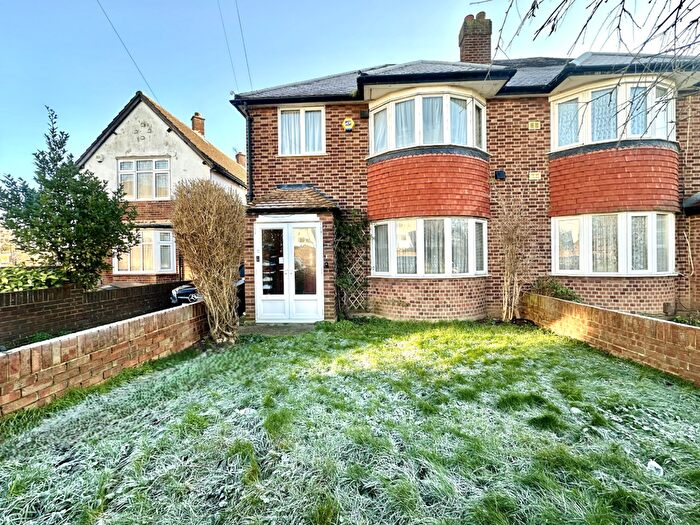3 Bedroom End Of Terrace House For Sale In Pegg Road, Hounslow, TW5