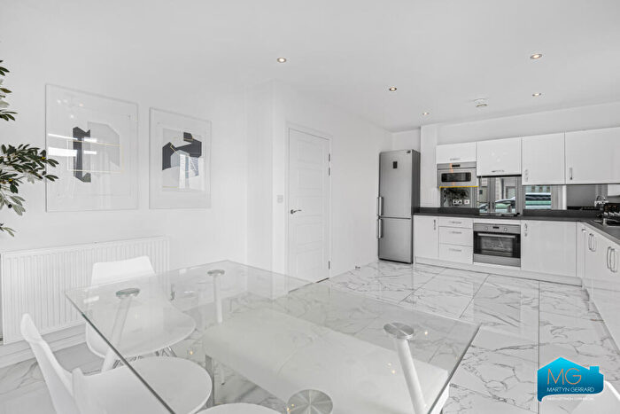 3 Bedroom Apartment To Rent In Charmille Avenue, London, NW9