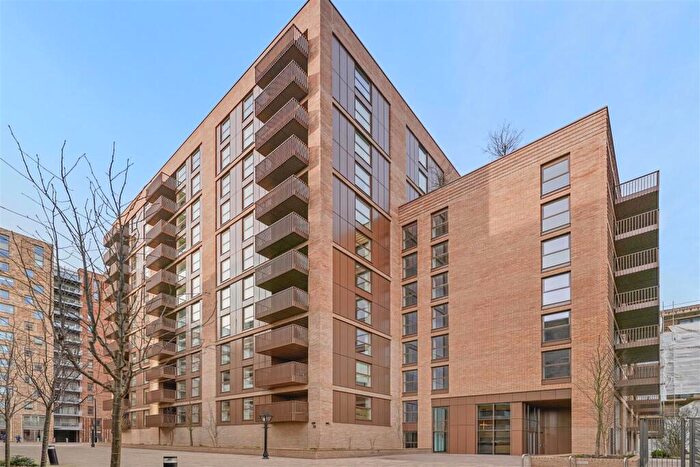 2 Bedroom Apartment To Rent In Winchat House, Alexandra Gate, Hornsey, N8