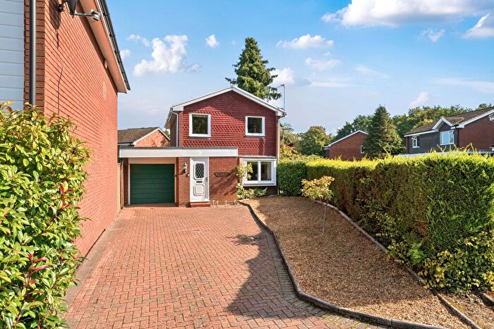 3 Bedroom Detached House For Sale In St Johns, GU21