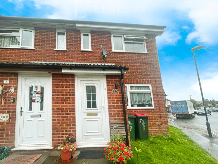 1 Bedroom End Of Terrace House To Rent In New Street, Three Bridges, RH10