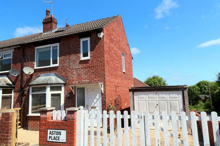 3 Bedroom End Of Terrace House To Rent In Aston Place, Leeds, West Yorkshire, LS13