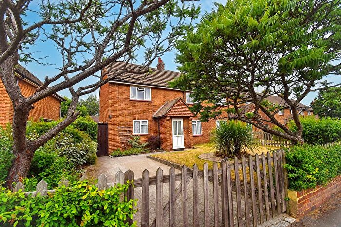 3 Bedroom Semi-detached House For Sale In Greatness Lane, Sevenoaks, TN14