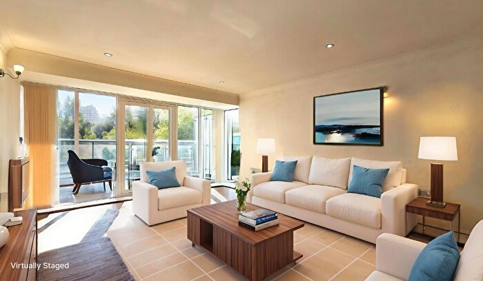 2 Bedroom Flat To Rent In Creswell Drive, Langley Waterside, BR3