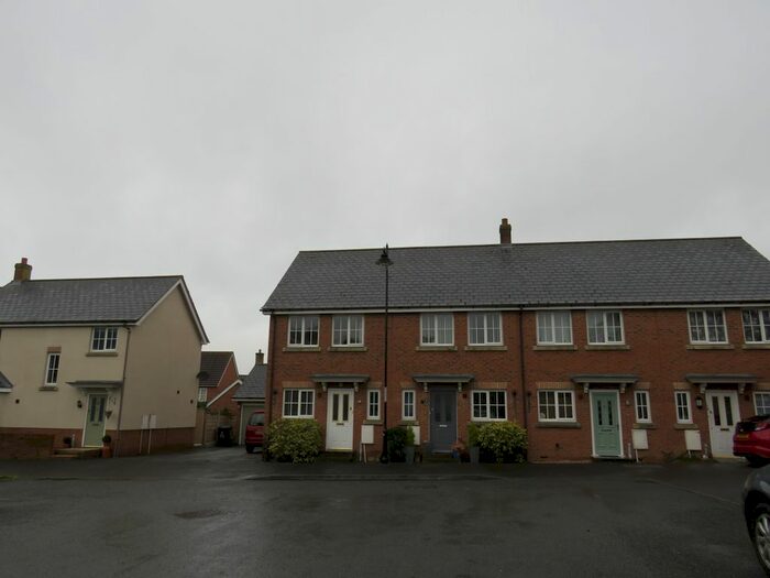 2 Bedroom Property To Rent In Cresscombe Close, Gillingham SP8