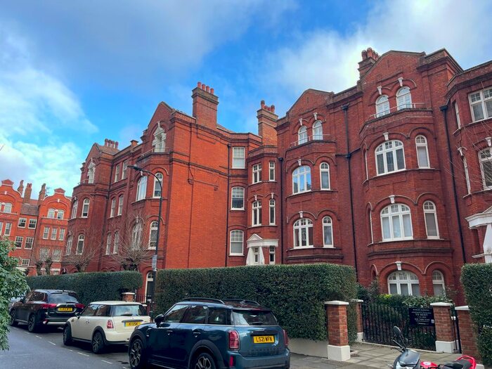3 Bedroom Flat To Rent In Hamlet Gardens, Hammersmith, London, W6