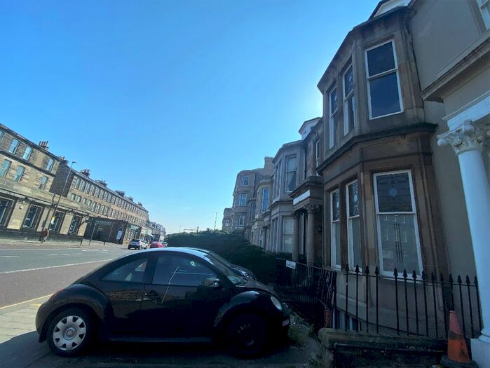 2 Bedroom Flat To Rent In Newington Road, Newington, Edinburgh, EH9