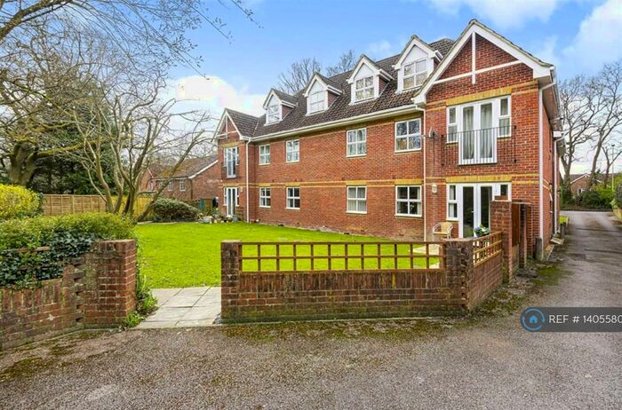 2 Bedroom Flat To Rent In Oaklands House, Chandler's Ford, Eastleigh, SO53