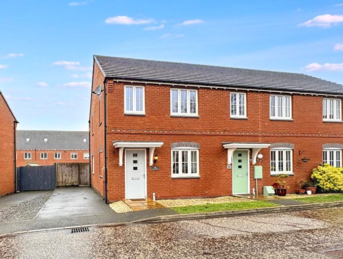 3 Bedroom Town House For Sale In Coronet Drive, Ibstock, LE67