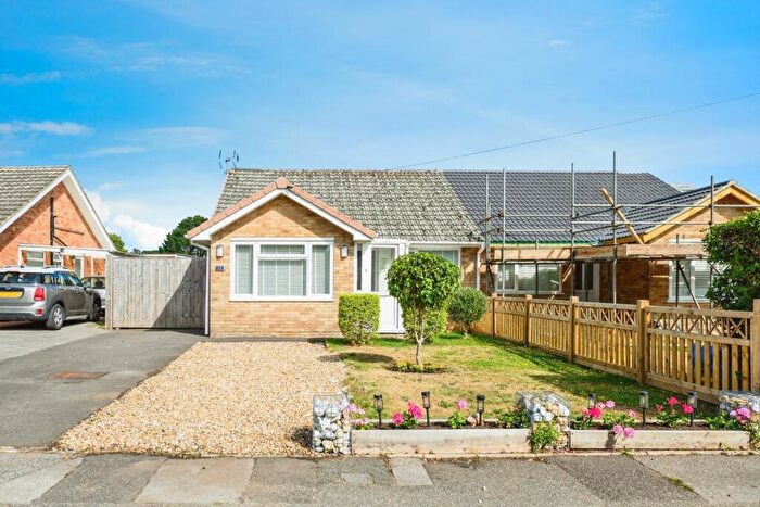 2 Bedroom Bungalow For Sale In Clive Road, Christchurch, Dorset, BH23