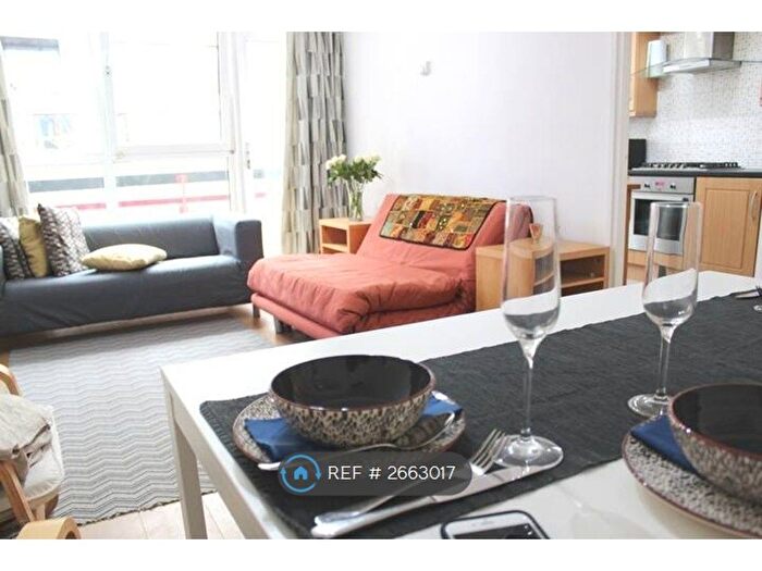2 Bedroom Maisonette To Rent In Albert Barnes House, London, SE1