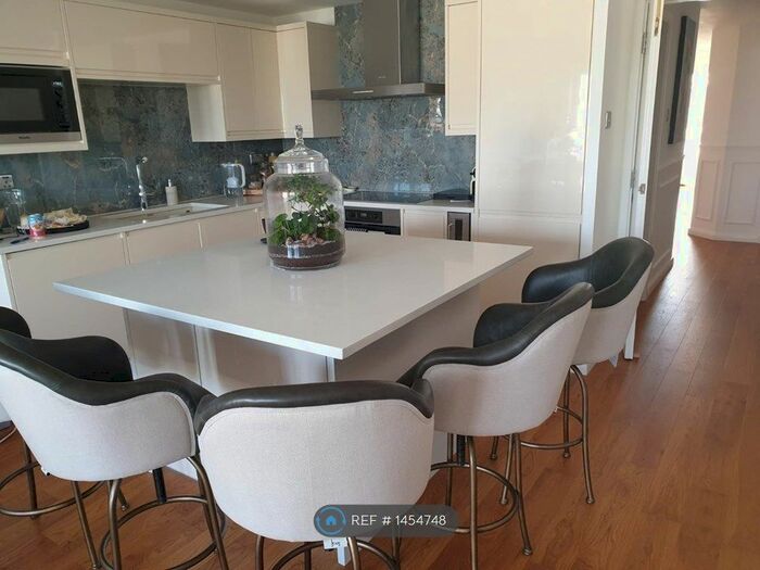 2 Bedroom Flat To Rent In Falcon Lodge, London, W9