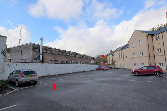 2 Bedroom Flat For Sale In Frome Road, Radstock, BA3