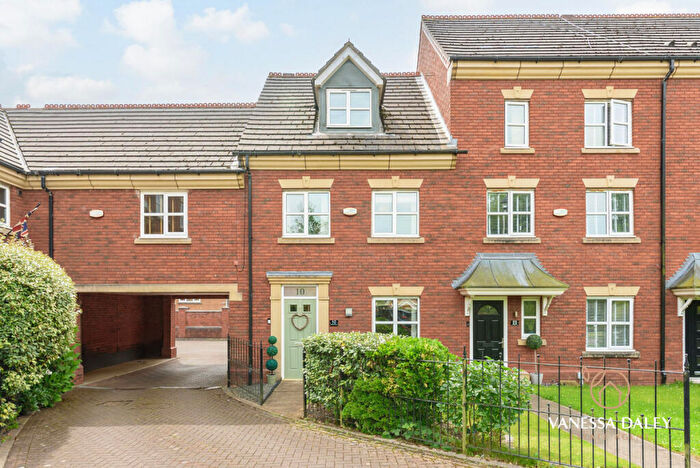 3 Bedroom Town House For Sale In Ladybank Avenue, Preston, PR2
