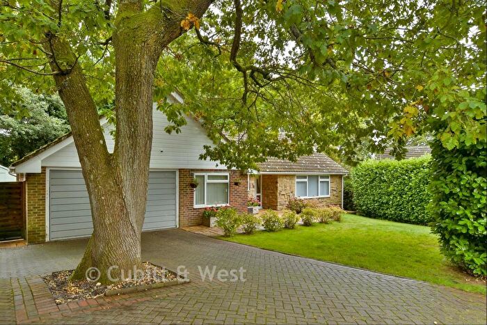 3 Bedroom Detached Bungalow For Sale In Birch Grove, Kingswood, Surrey, KT20
