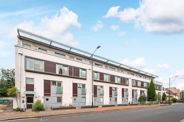 2 Bedroom Flat For Sale In Rotherhithe Street, Rotherhithe, SE16
