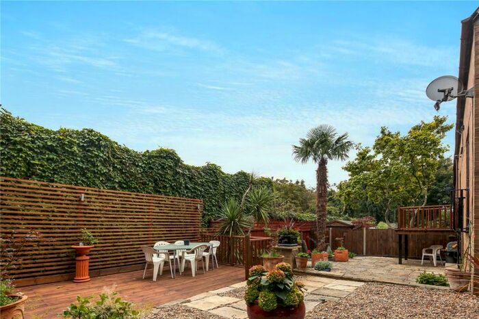 4 Bedroom Garage / Parking To Rent In Capstan Way, Canada Water, London, SE16