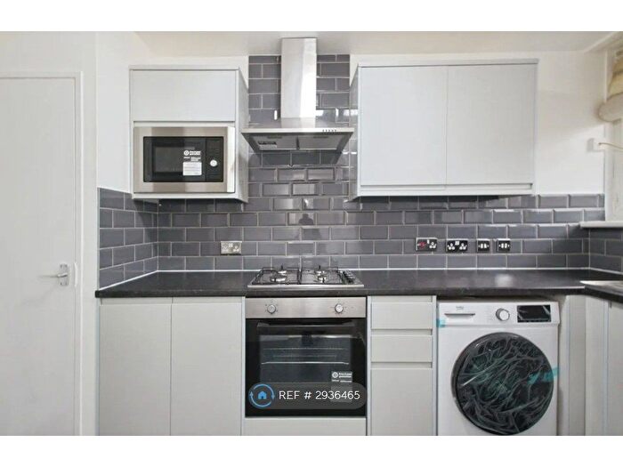 2 Bedroom Maisonette To Rent In Kingsman St, London, SE18