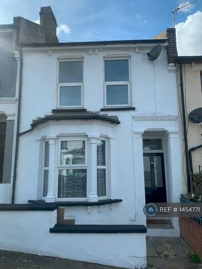 3 Bedroom Terraced House To Rent In Bramblebury Road, London, SE18