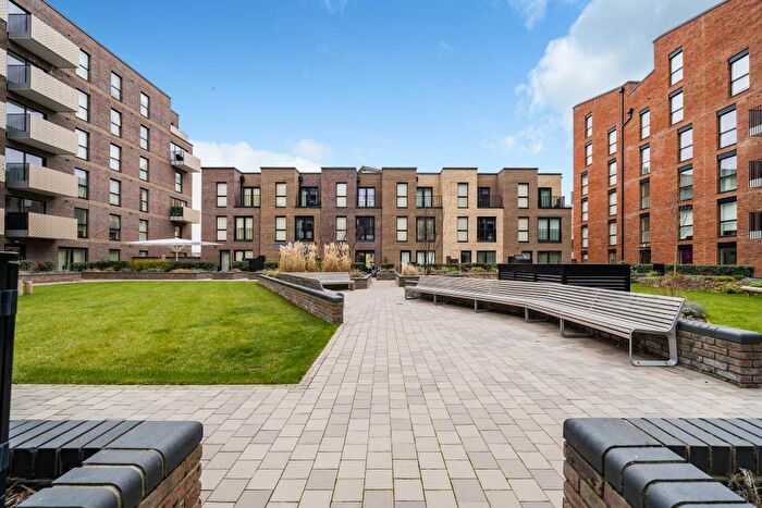 2 Bedroom Apartment To Rent In Carraway Street, Reading, Berkshire, RG1