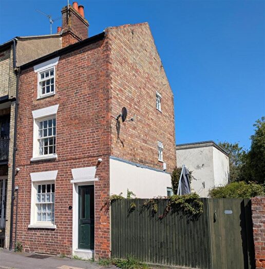 2 Bedroom Town House For Sale In Reform Street, Crowland, Peterborough, PE6