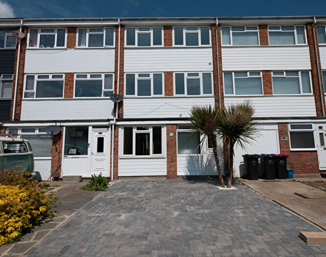 5 Bedroom Town House For Sale In Butterys, Thorpe Bay, SS1