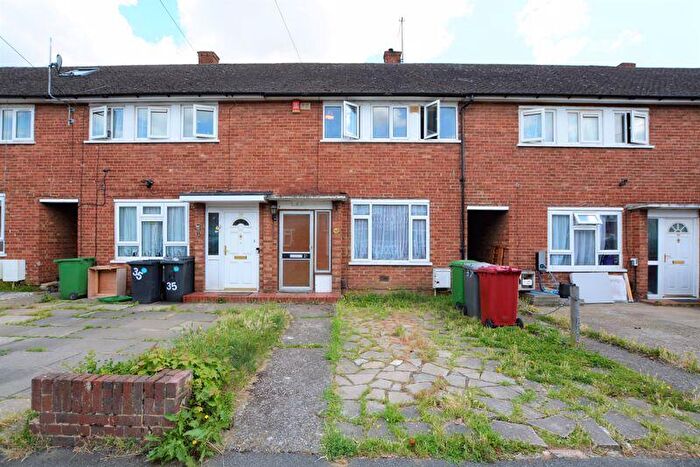 3 Bedroom Terraced House To Rent In Hampden Road, Slough, SL3