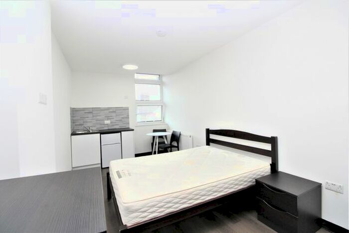 1 Bedroom Studio To Rent In Parish Lane, London, SE20