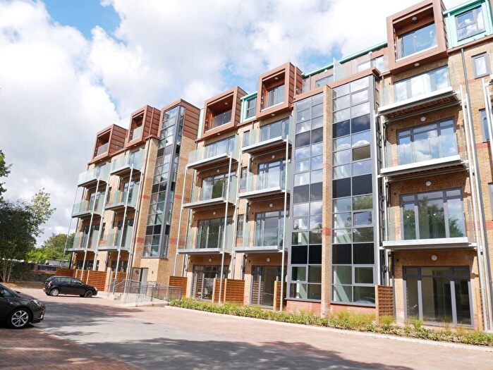 1 Bedroom Flat To Rent In Brindley Place, Uxbridge, UB8