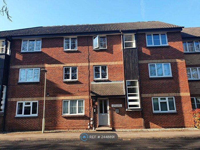 2 Bedroom Flat To Rent In Muirfield Close, Reading, RG1