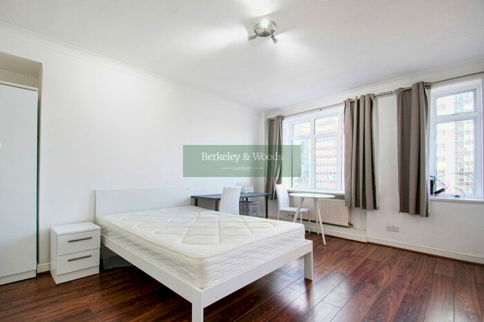 Studio To Rent In Warren Court, Euston Road, London, NW1