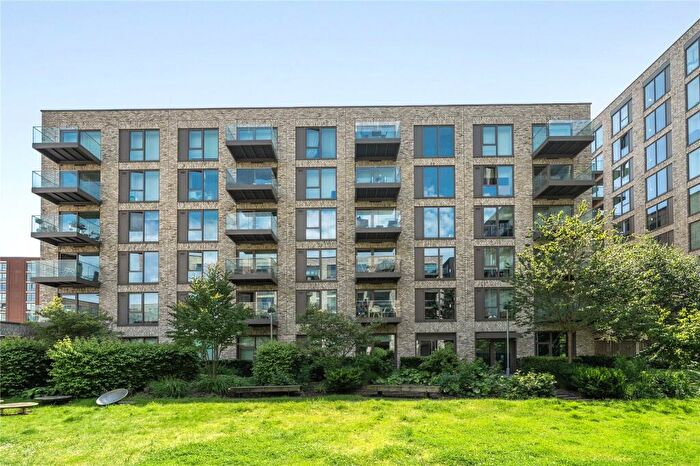 2 Bedroom Apartment To Rent In Clipper Street, London, E16