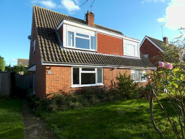 3 Bedroom Semi-Detached House To Rent In Tomlin Close, Staplehurst, Tonbridge, TN12