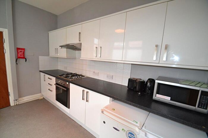 6 Bedroom House To Rent In Milverton Road, Manchester, M14