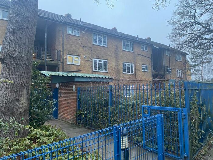1 Bedroom Flat To Rent In Oak House, Gorse Avenue, Chatham, ME5