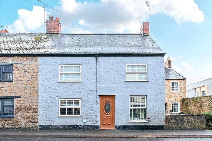 3 Bedroom End Terrace House For Sale In High Street, Ilminster, Somerset, TA19
