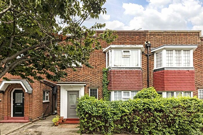 2 Bedroom Property To Rent In Fairlawn Avenue, Chiswick, W4