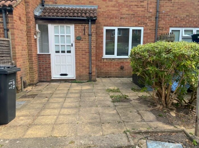 1 Bedroom Flat To Rent In Brangwyn Crescent, Colliers Wood, London, SW19