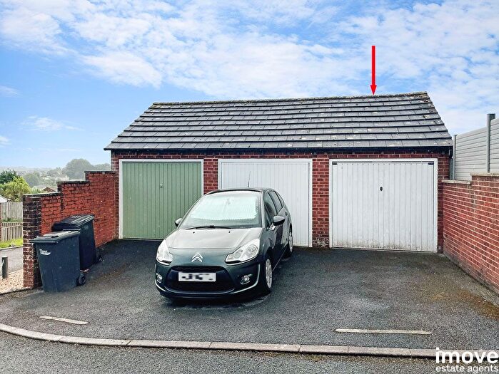 2 Bedroom Bungalow For Sale In Fowey Avenue, Torquay, TQ2