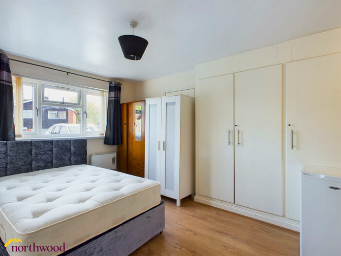 Studio To Rent In Shelley Close, Banbury, OX16