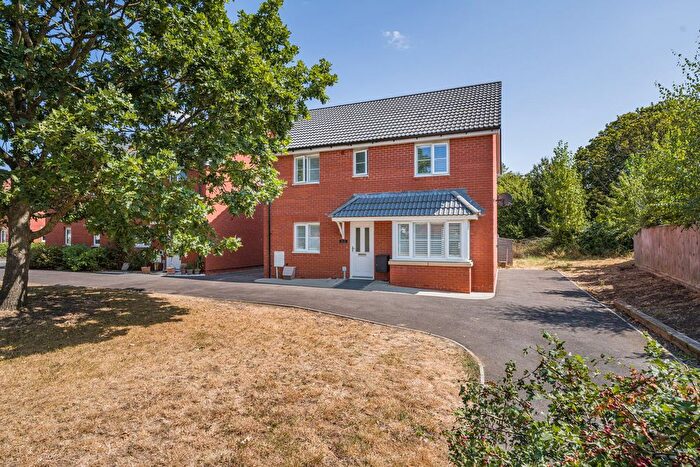 4 Bedroom Detached House For Sale In Barnham Close, Gloucester, GL2