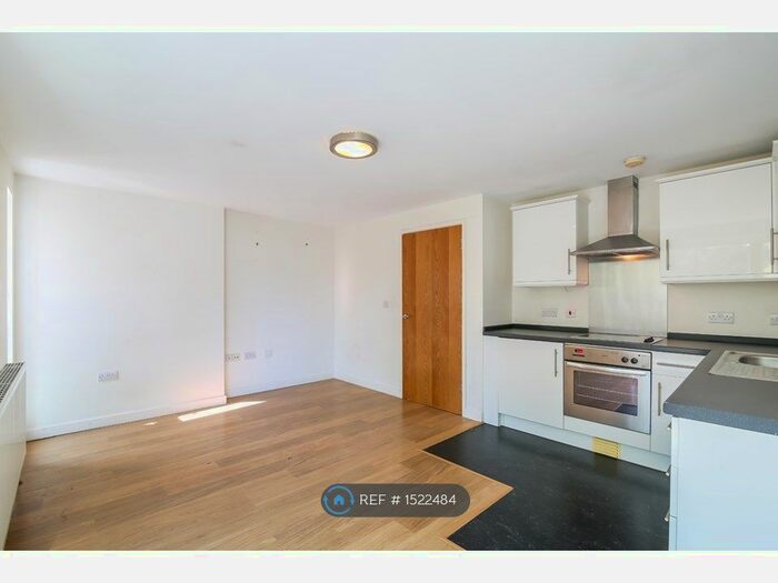 1 Bedroom Flat To Rent In Myles Court, London, SE16