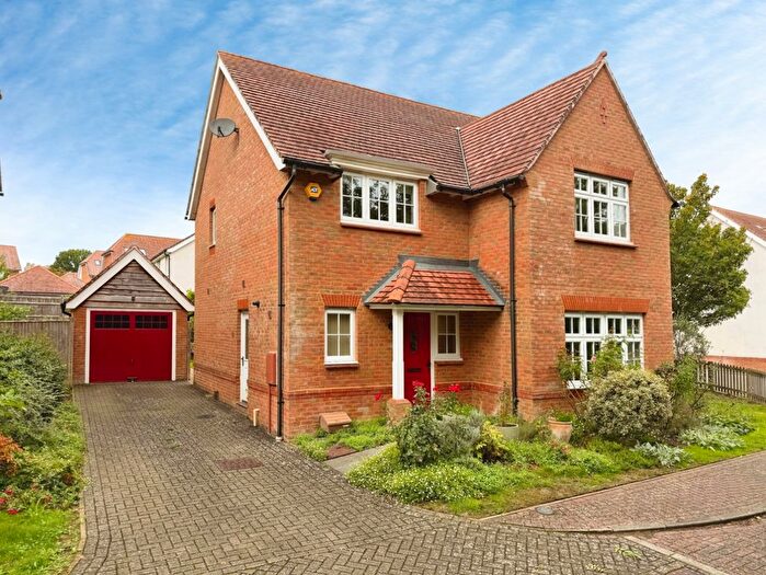 4 Bedroom Detached House For Sale In Lancaster Close, Hamstreet, Ashford, TN26