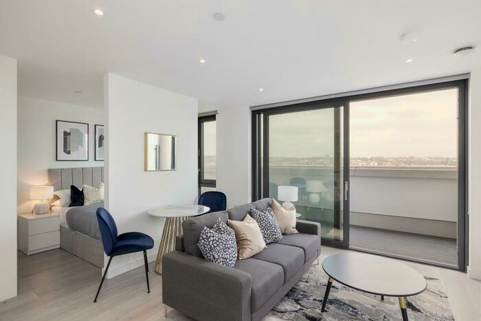 Apartment To Rent In City North East Tower, City North Place, N4