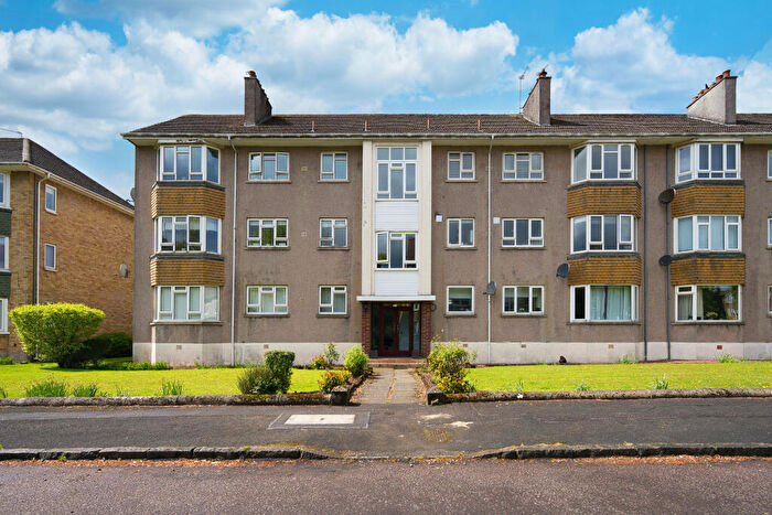3 Bedroom Apartment To Rent In Kings Drive, Newton Mearns, Glasgow, East Renfrewshire, G77